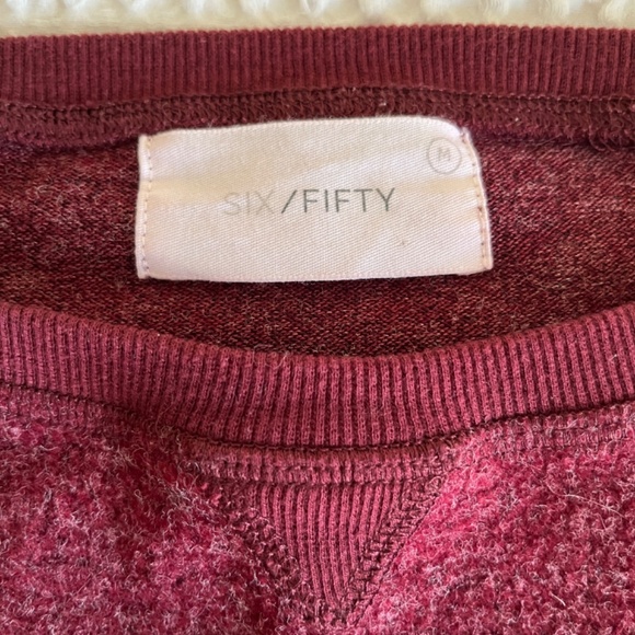 Six/Fifty Women's Sz. M Red Soft Fuzzy Sweatshirt w/Thumb Loops - Picture 5 of 6